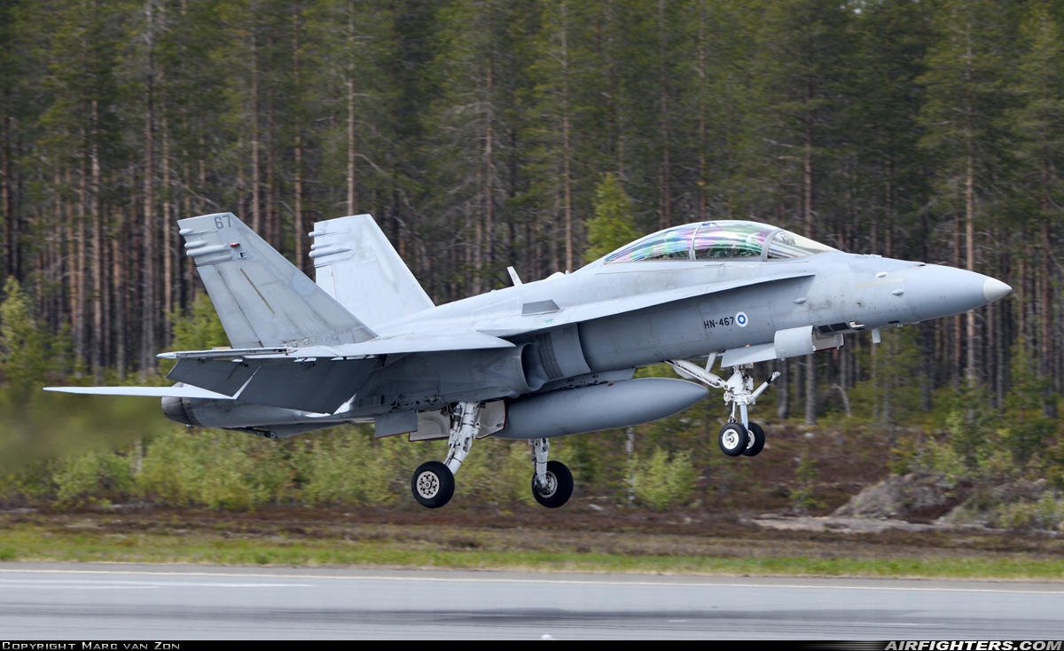 Finland - Air Force McDonnell Douglas F/A-18D Hornet HN-467 at Rovaniemi (RVN / EFRO), Finland