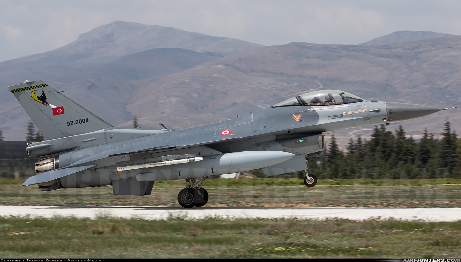 Türkiye - Air Force General Dynamics F-16C Fighting Falcon 92-0004 at Konya (KYA / LTAN), Türkiye