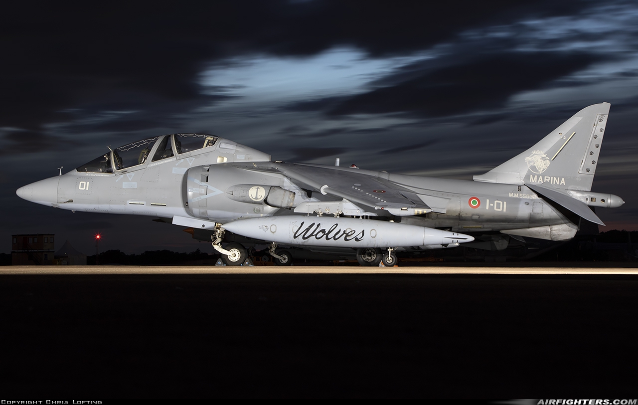 Italy - Navy McDonnell Douglas TAV-8B Harrier II MM55032 at Fairford (FFD / EGVA), UK