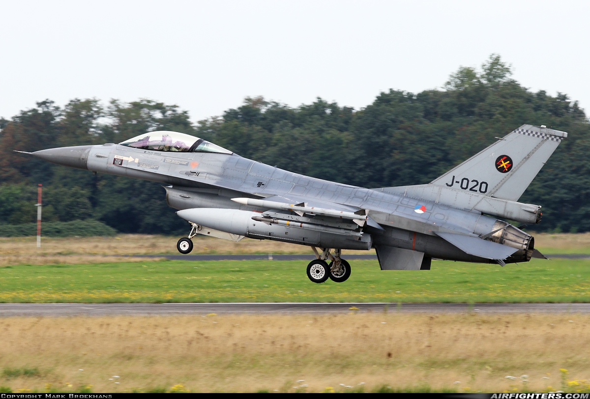 Netherlands - Air Force General Dynamics F-16AM Fighting Falcon J-020 at Uden - Volkel (UDE / EHVK), Netherlands