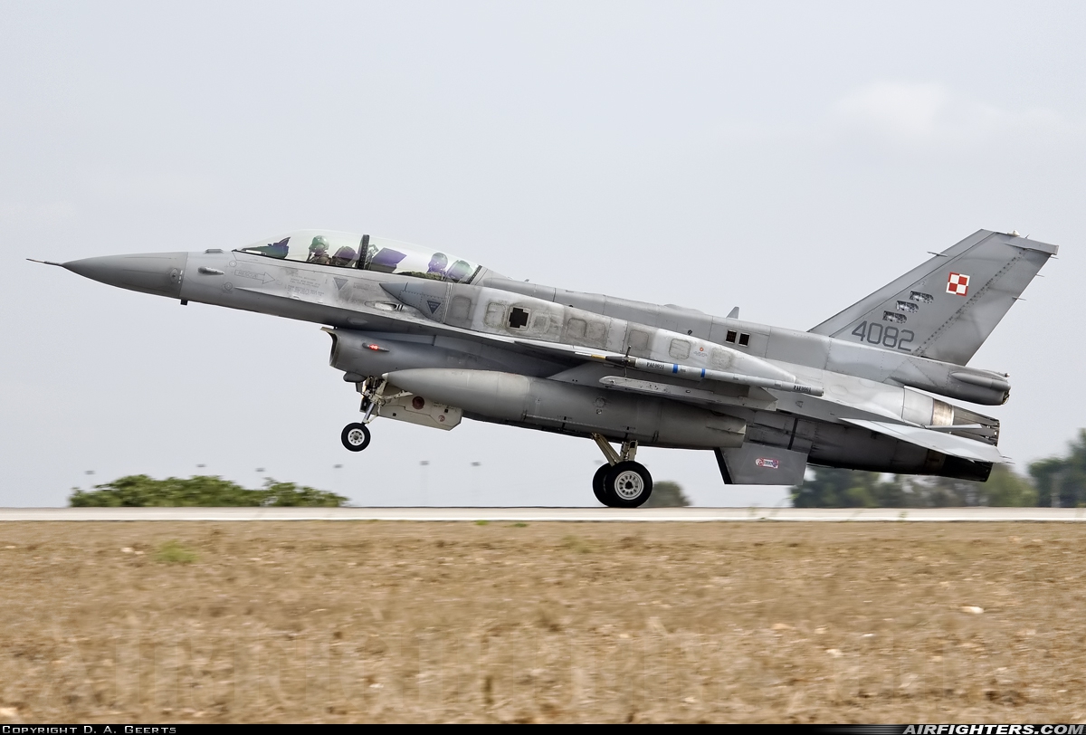 Poland - Air Force General Dynamics F-16D Fighting Falcon 4082 at Gioia del Colle-Bari (LIBV), Italy