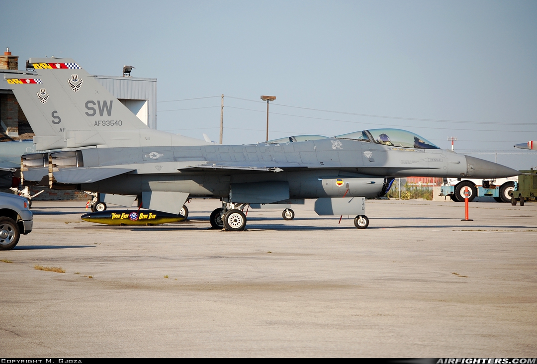 USA - Air Force General Dynamics F-16C Fighting Falcon 93-0540 at Toronto - Lester B. Pearson Int. (Malton) (YYZ / CYYZ), Canada