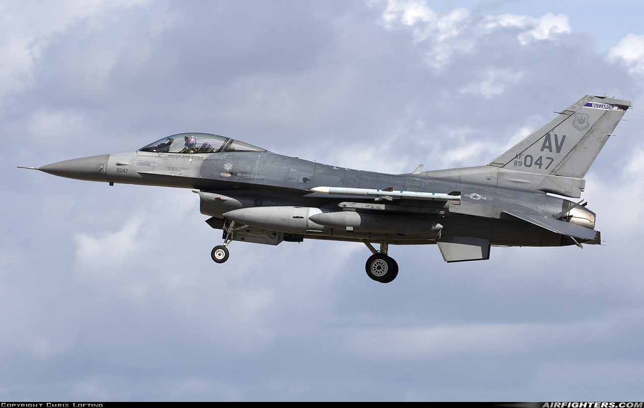 USA - Air Force General Dynamics F-16C Fighting Falcon 89-2047 at Mildenhall (MHZ / GXH / EGUN), UK