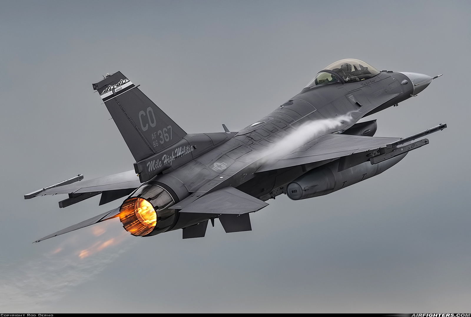 USA - Air Force General Dynamics F-16C Fighting Falcon 86-0367 at London (YXU / CYXU), Canada