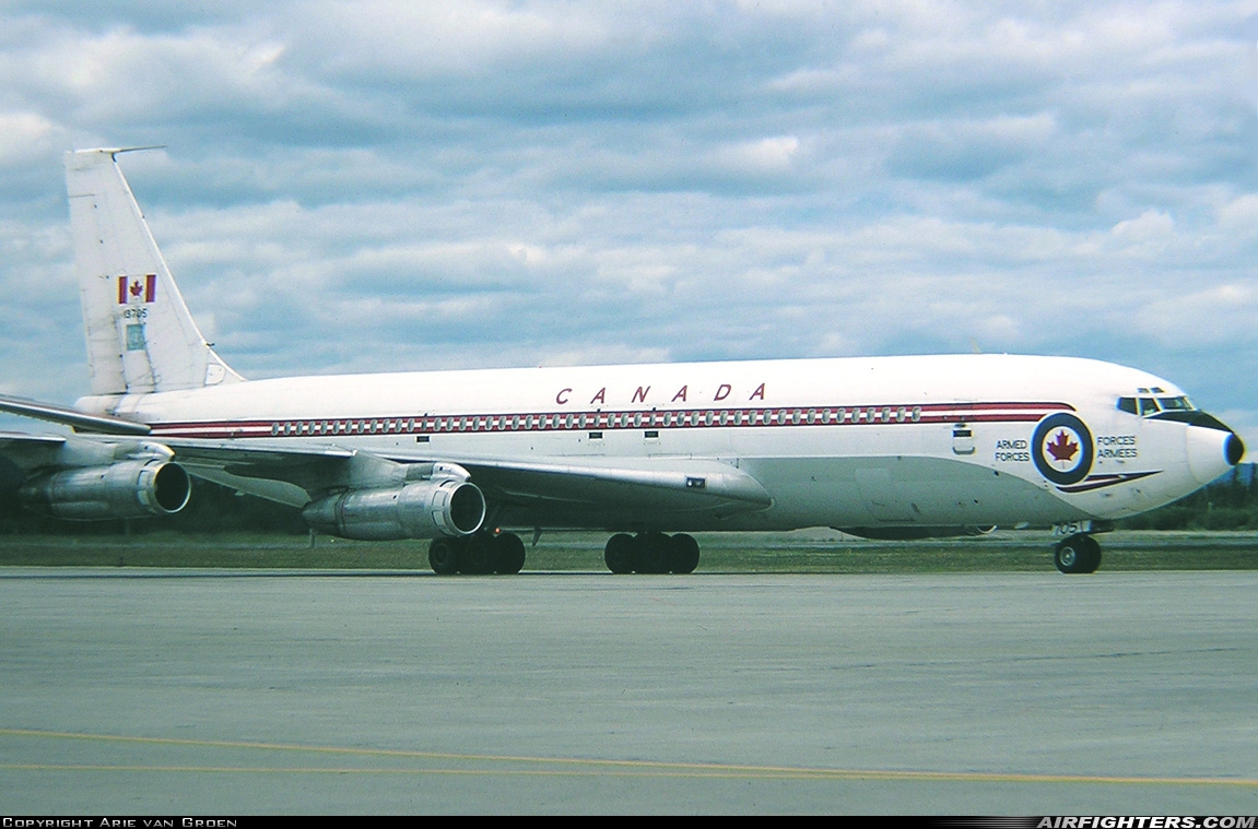 Canada - Air Force Boeing CC-137 (707-347C) 13705 at Goose Bay (YYR / CYYR), Canada