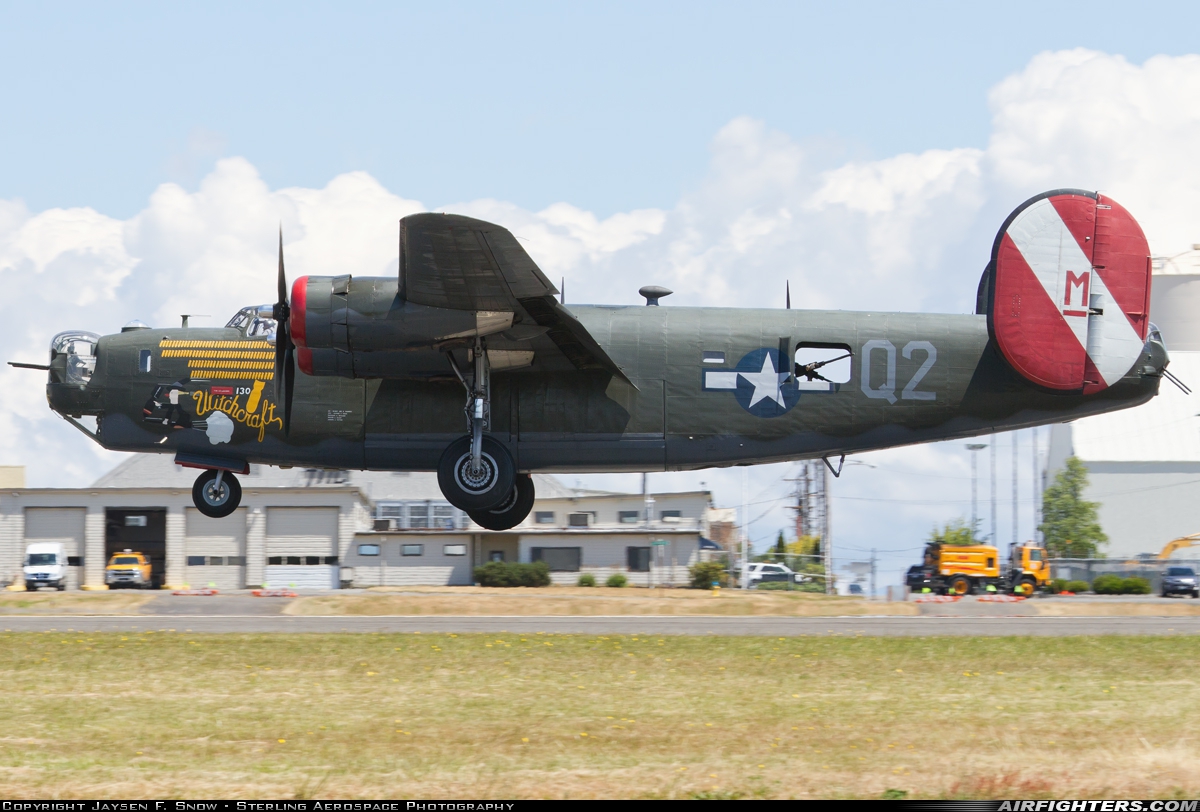 Private - Collings Foundation Consolidated B-24J Liberator N224J at Everett - Snohomish County / Paine Field (PAE / KPAE), USA