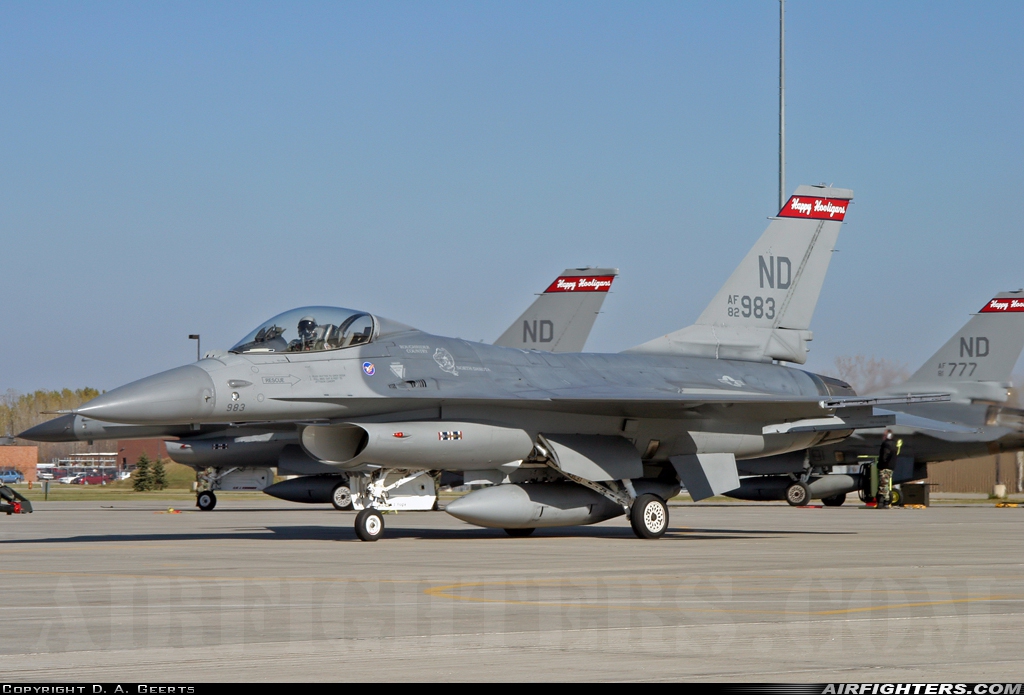 USA - Air Force General Dynamics F-16A/ADF Fighting Falcon 82-0983 at Fargo - Hector Int. (FAR / KFAR), USA