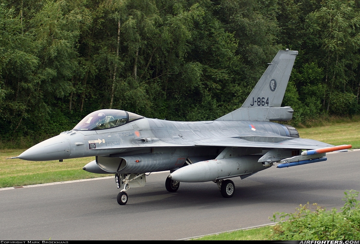 Netherlands - Air Force General Dynamics F-16AM Fighting Falcon J-864 at Enschede - Twenthe (ENS / EHTW), Netherlands