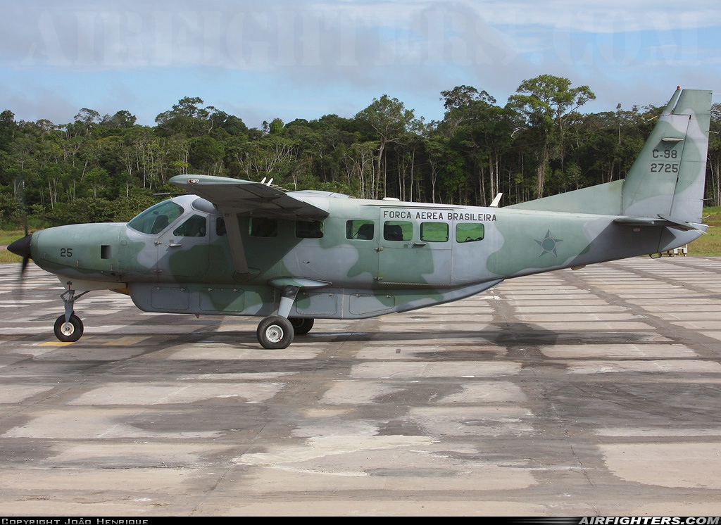 Brazil - Air Force Cessna C-98 Grand Caravan (208) 2725 at Porto Urucu (PUC / SWUY), Brazil
