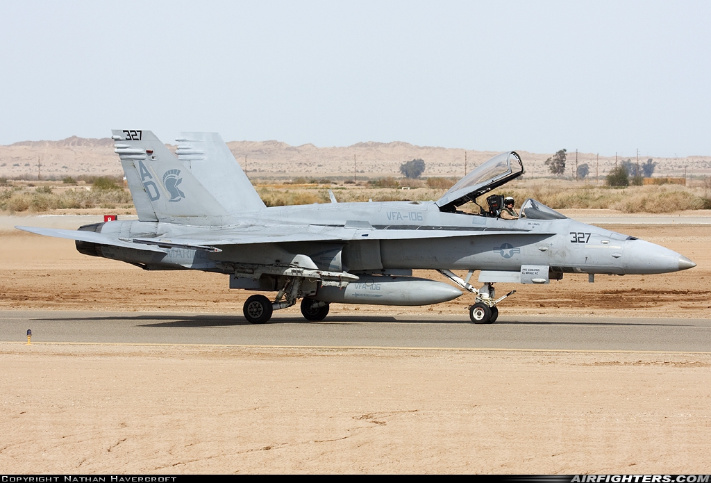 USA - Navy McDonnell Douglas F/A-18C Hornet 163499 at El Centro - NAF (NJK / KNJK), USA