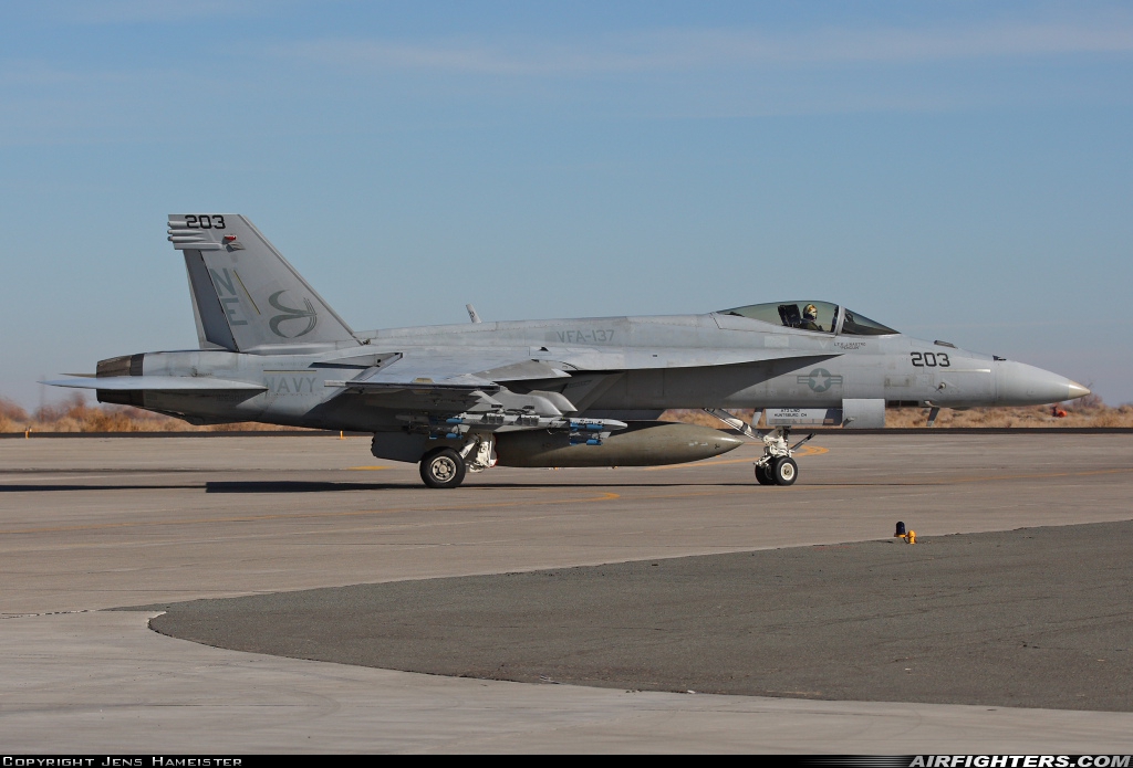 USA - Navy Boeing F/A-18E Super Hornet 165902 at Fallon - Fallon NAS (NFL / KNFL), USA