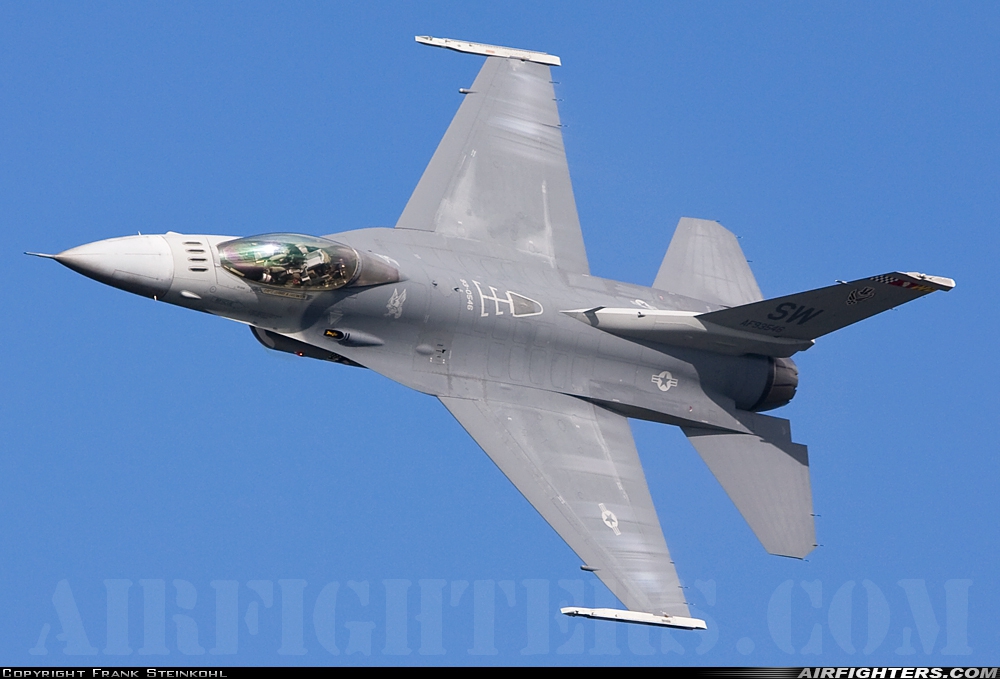 USA - Air Force General Dynamics F-16C Fighting Falcon 93-0546 at Off-Airport - Kennedy Space Center, USA