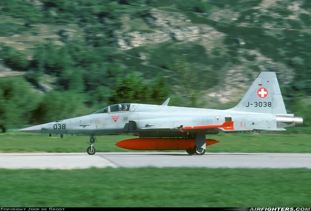 Switzerland - Air Force Northrop F-5E Tiger II J-3038 at Turtman (LSMJ), Switzerland