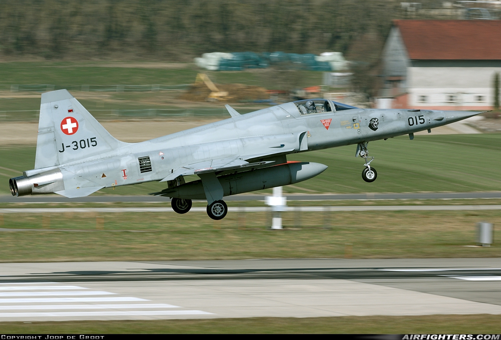 Switzerland - Air Force Northrop F-5E Tiger II J-3015 at Payerne (LSMP), Switzerland