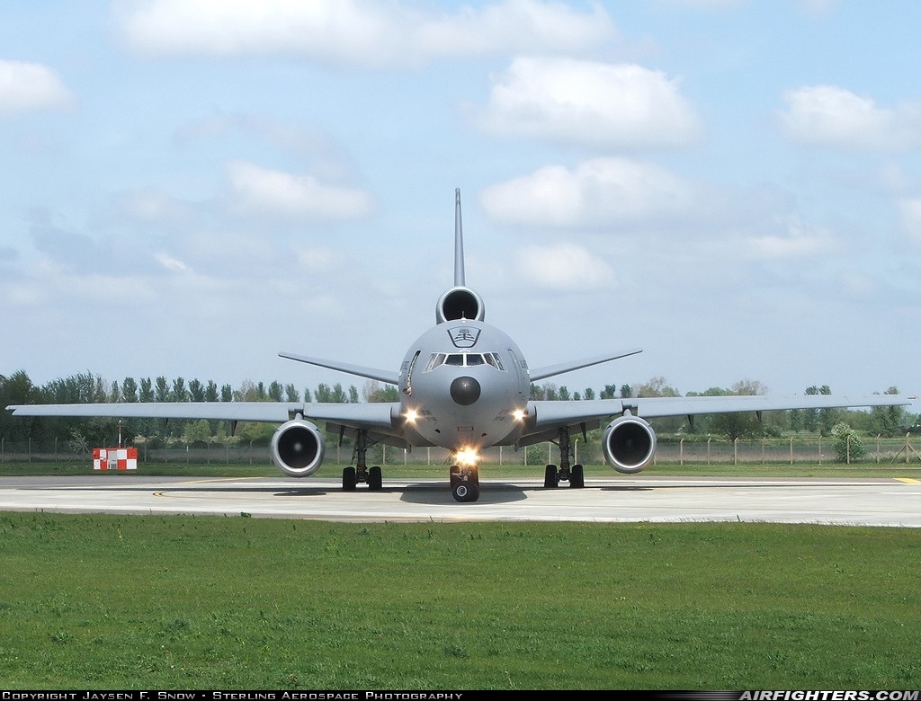 USA - Air Force McDonnell Douglas KC-10A Extender (DC-10-30CF) 86-0033 at Mildenhall (MHZ / GXH / EGUN), UK