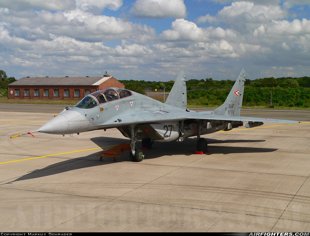 Hungary - Air Force Mikoyan-Gurevich MiG-29UB (9.51) 27 at Wittmundhafen (Wittmund) (ETNT), Germany