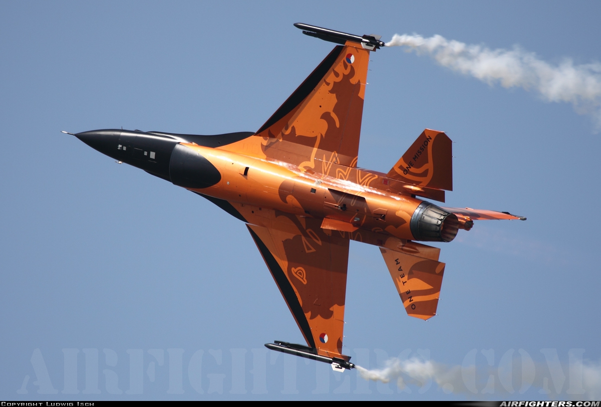 Netherlands - Air Force General Dynamics F-16AM Fighting Falcon J-015 at Reims - Champagne (RHE / LFSR), France