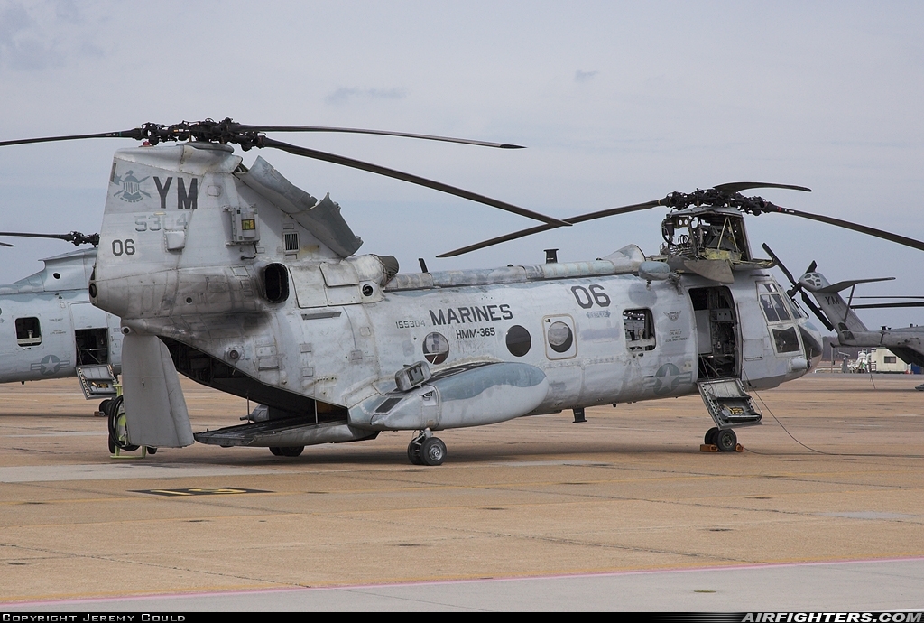 USA - Marines Boeing Vertol CH-46E Sea Knight (107-II) 155304 at Virginia Beach - Oceana NAS / Apollo Soucek Field (NTU / KNTU), USA