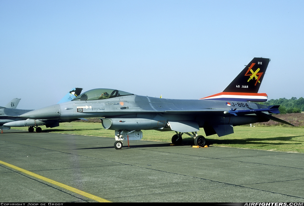 Netherlands - Air Force General Dynamics F-16A Fighting Falcon J-864 at Kleine Brogel (EBBL), Belgium