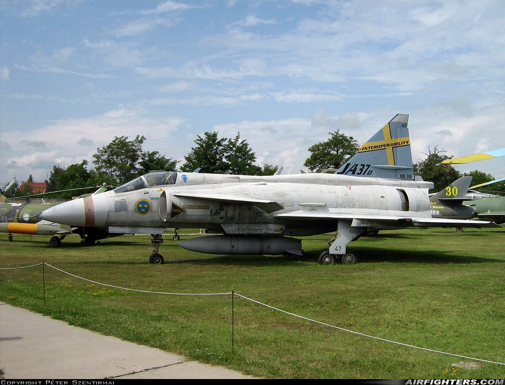 Sweden - Air Force Saab JA37DI Viggen 37347 at Szolnok (LHSN), Hungary