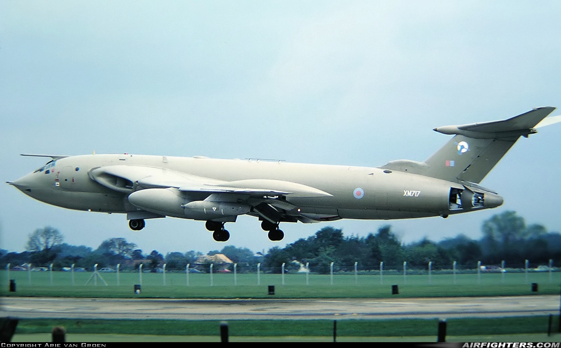 UK - Air Force Handley Page Victor K2 (HP-80) XM717 at Mildenhall (MHZ / GXH / EGUN), UK