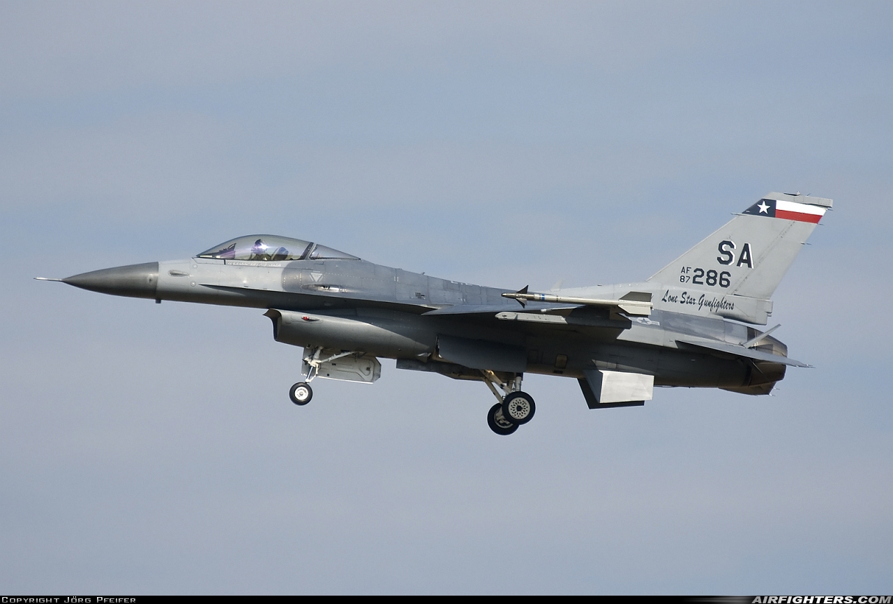 USA - Air Force General Dynamics F-16C Fighting Falcon 87-0286 at Caslav (LKCV), Czech Republic