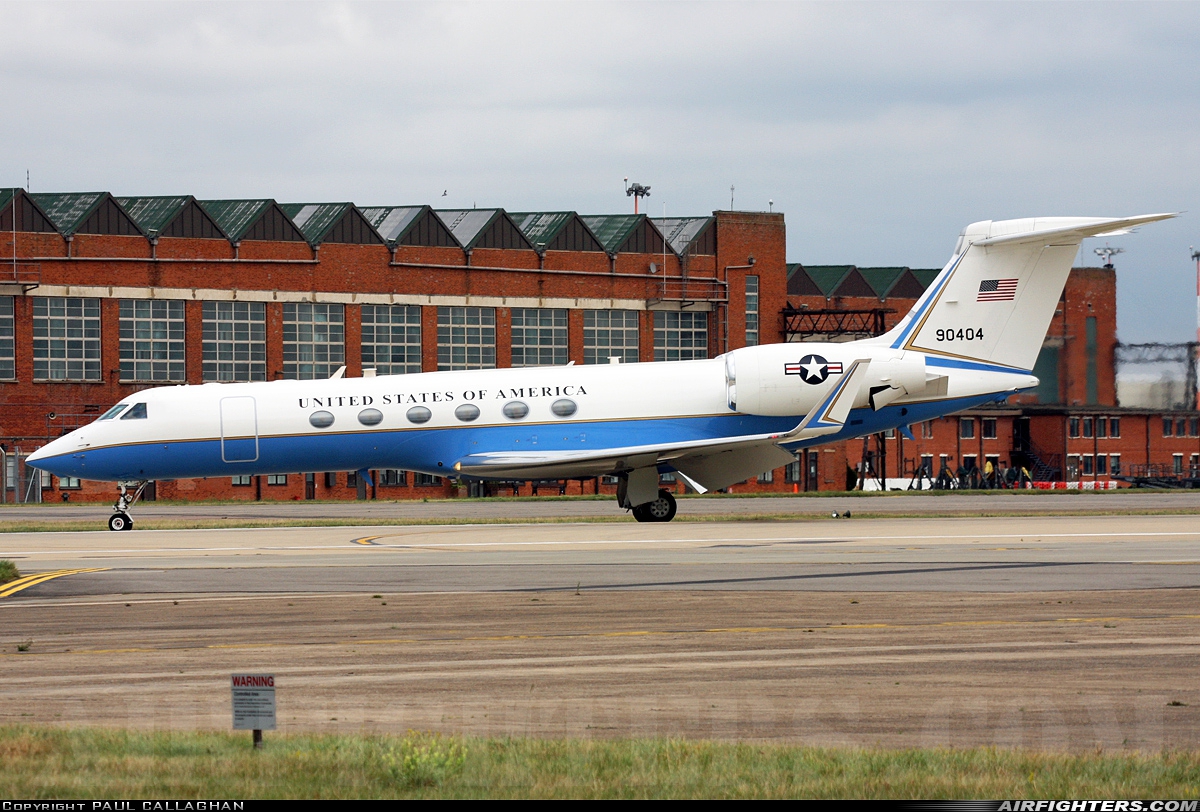 USA - Air Force Gulfstream Aerospace C-37A (G550) 99-0404 at Mildenhall (MHZ / GXH / EGUN), UK