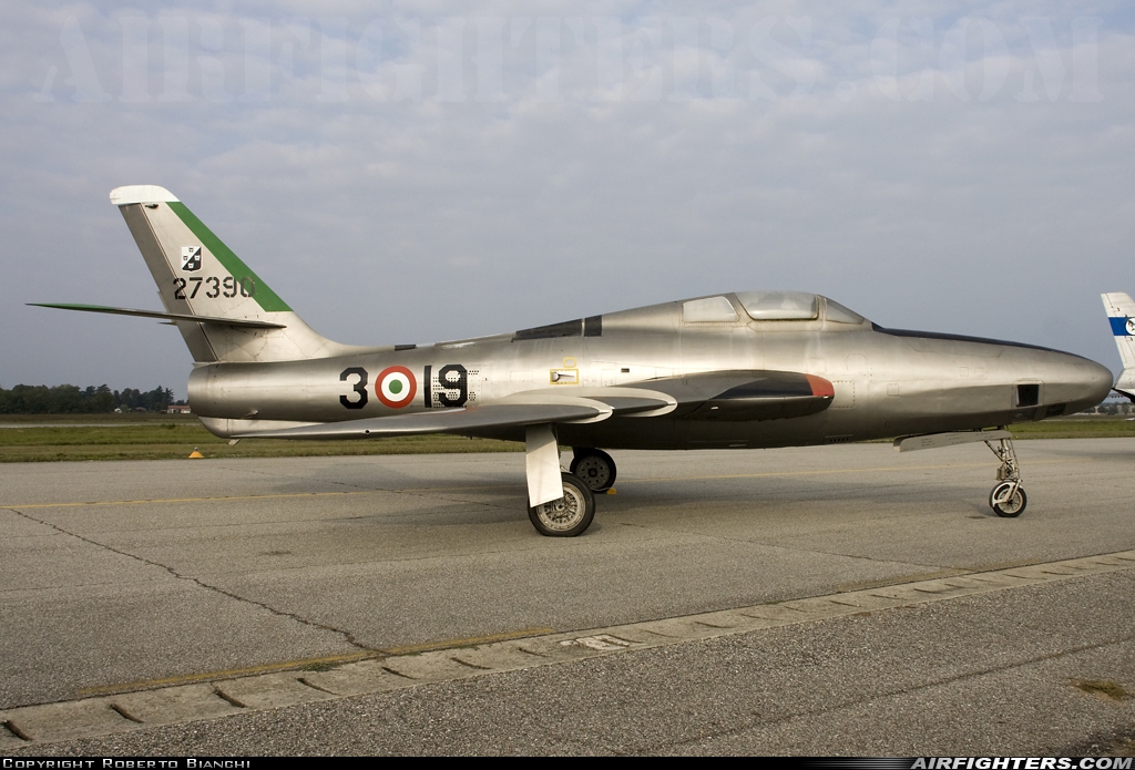 Italy - Air Force Republic RF-84F Thunderflash MM52-7390 at Cameri (LIMN), Italy