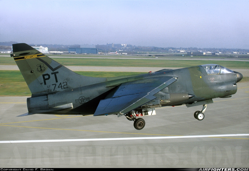 USA - Air Force LTV Aerospace A-7D Corsair II 74-1742 at Pittsburgh - Int. (Greater Pittsburgh) (PIT / KPIT), USA