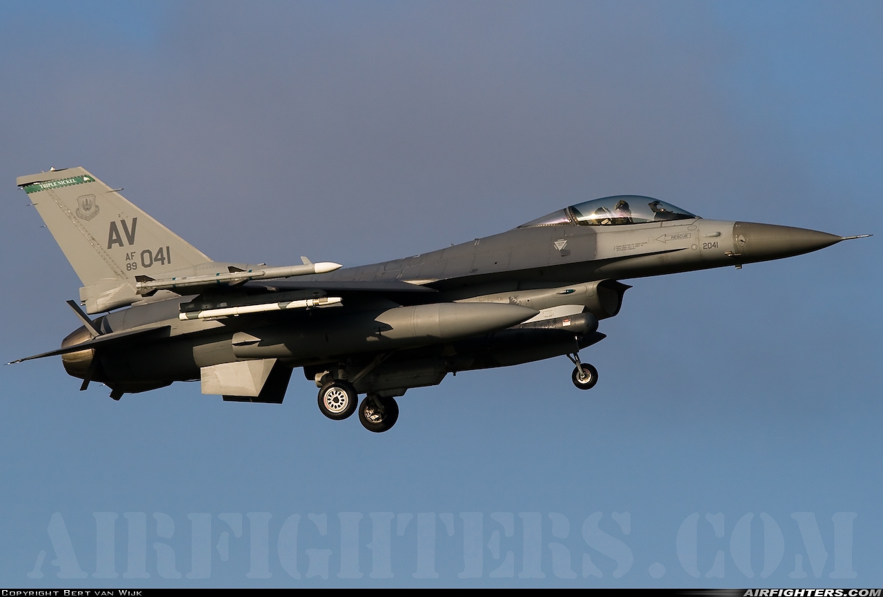 USA - Air Force General Dynamics F-16C Fighting Falcon 89-2041 at Florennes (EBFS), Belgium