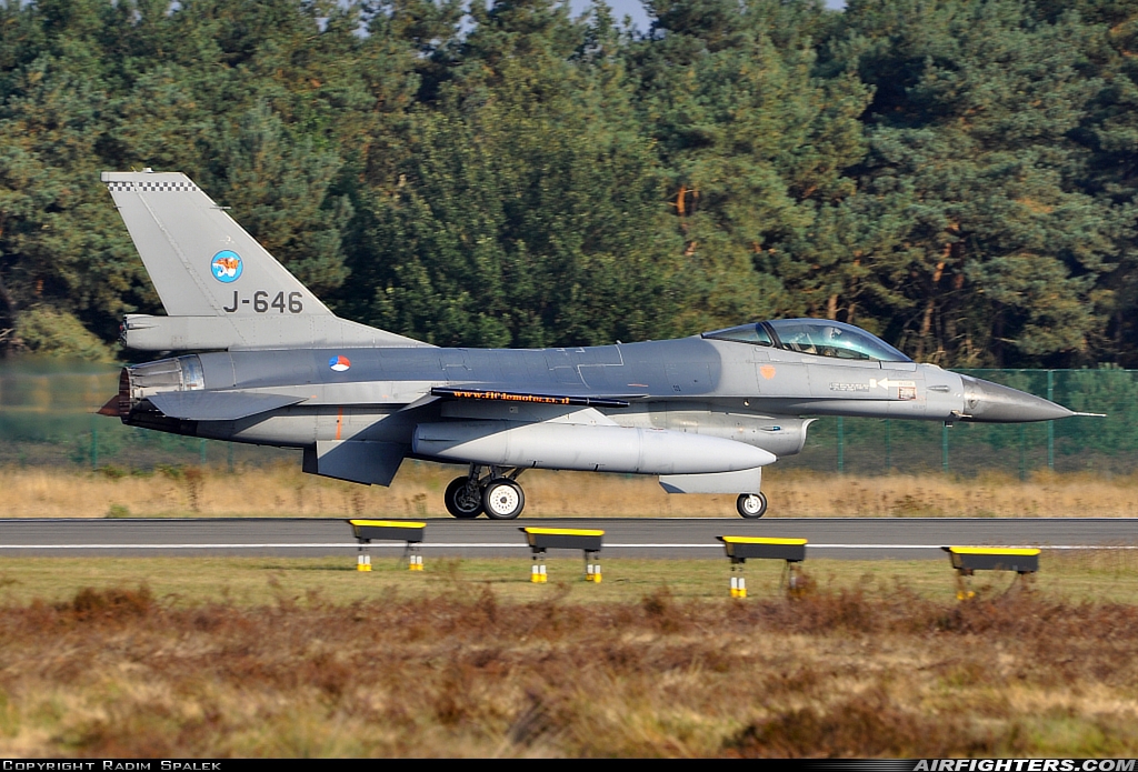 Netherlands - Air Force General Dynamics F-16AM Fighting Falcon J-646 at Kleine Brogel (EBBL), Belgium