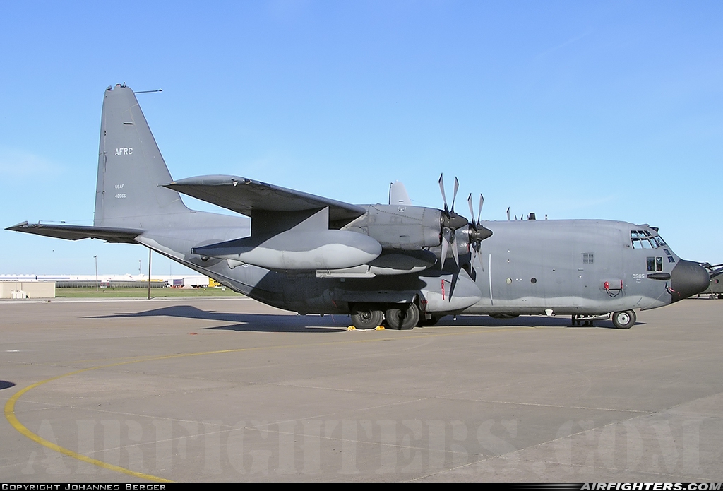 USA - Air Force Lockheed MC-130E Hercules (L-382) 64-0565 at Fort Worth - NAS JRB / Carswell Field (AFB) (NFW / KFWH), USA