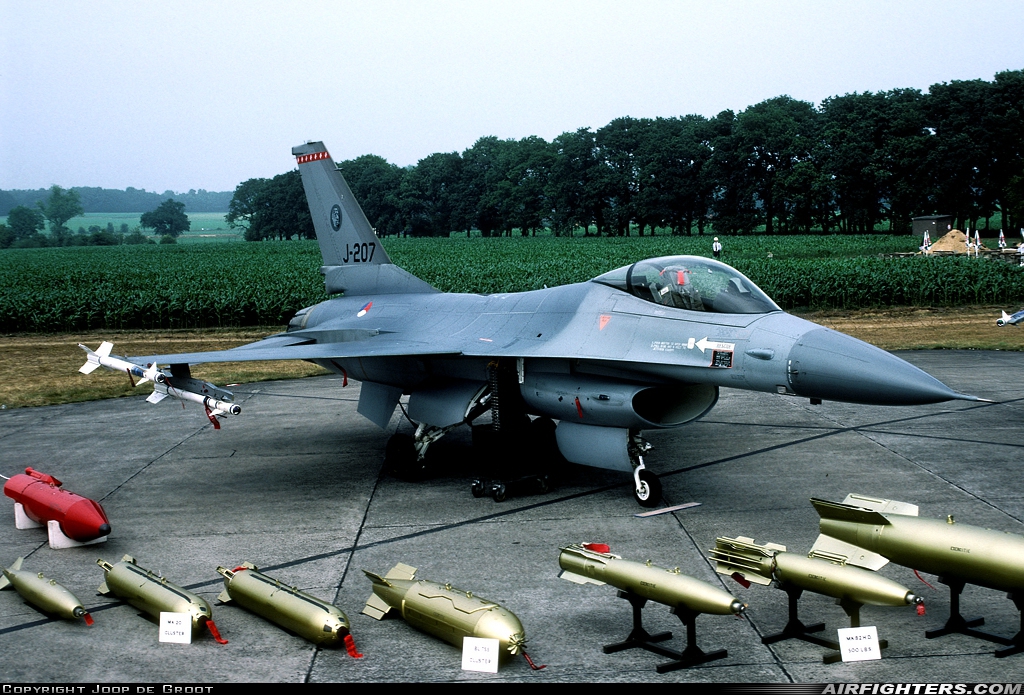 Netherlands - Air Force General Dynamics F-16A Fighting Falcon J-207 at Arnhem - Deelen (EHDL), Netherlands