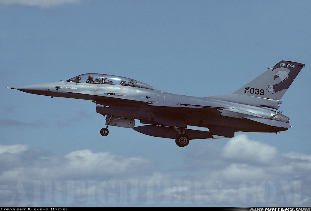USA - Air Force General Dynamics F-16B/ADF Fighting Falcon 82-1039 at Klamath Falls - Kingsley Field (LMT / KLMT), USA