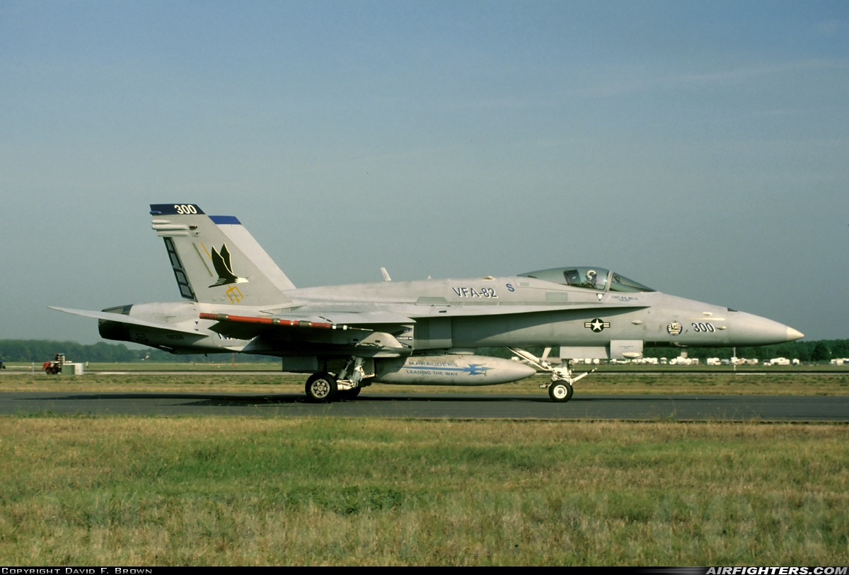USA - Navy McDonnell Douglas F/A-18C Hornet 165200 at Virginia Beach - Oceana NAS / Apollo Soucek Field (NTU / KNTU), USA