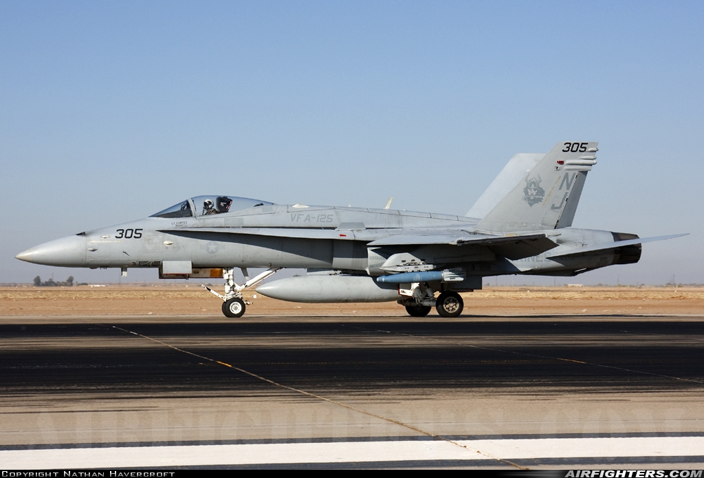USA - Navy McDonnell Douglas F/A-18C Hornet 163719 at El Centro - NAF (NJK / KNJK), USA