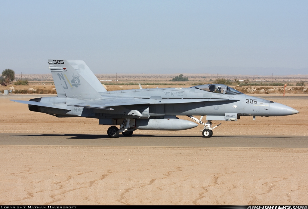 USA - Navy McDonnell Douglas F/A-18C Hornet 163719 at El Centro - NAF (NJK / KNJK), USA