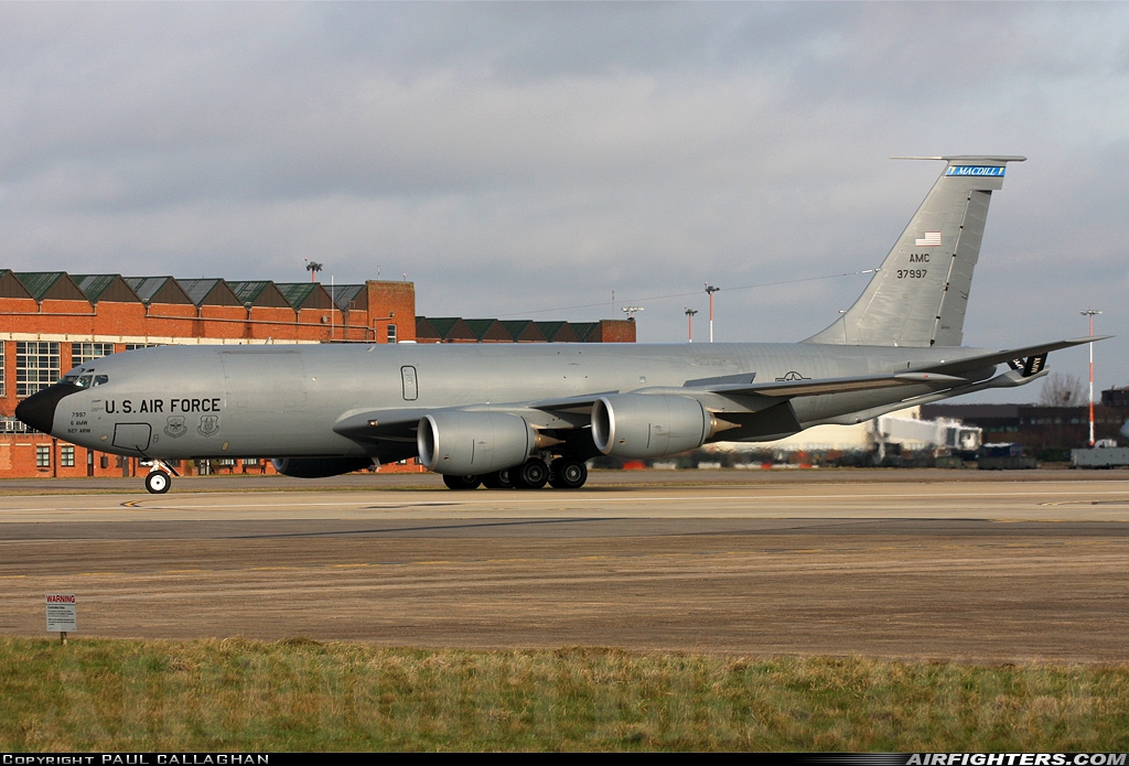 USA - Air Force Boeing KC-135R Stratotanker (717-148) 63-7997 at Mildenhall (MHZ / GXH / EGUN), UK