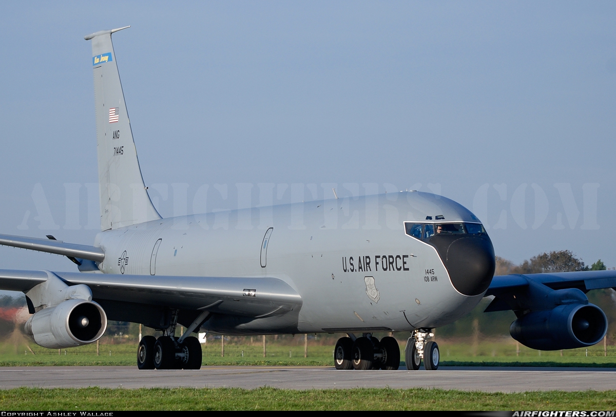 USA - Air Force Boeing KC-135E Stratotanker (717-100) 57-1445 at Mildenhall (MHZ / GXH / EGUN), UK