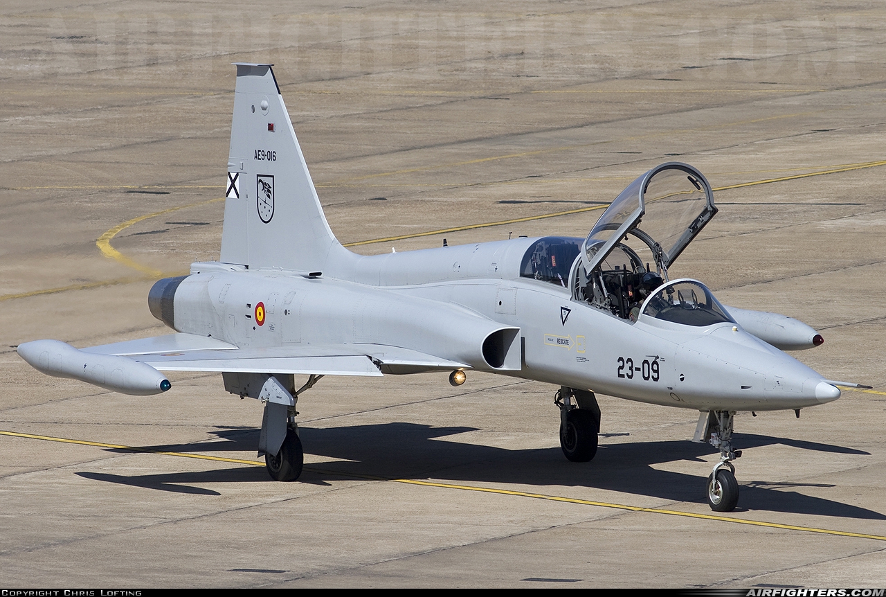 Spain - Air Force Northrop SF-5M Freedom Fighter AE.9-016 at Badajoz - Talavera la Real (BJZ / LEBZ), Spain