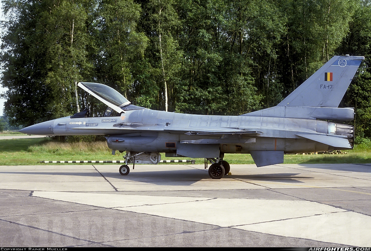 Belgium - Air Force General Dynamics F-16A Fighting Falcon FA-17 at Kleine Brogel (EBBL), Belgium