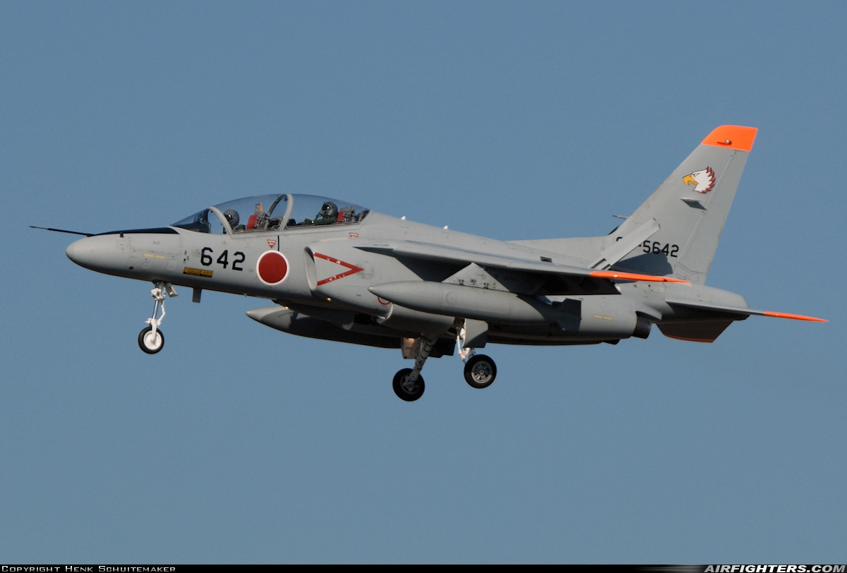 Japan - Air Force Kawasaki T-4 06-5642 at Hyakuri (RJAH), Japan