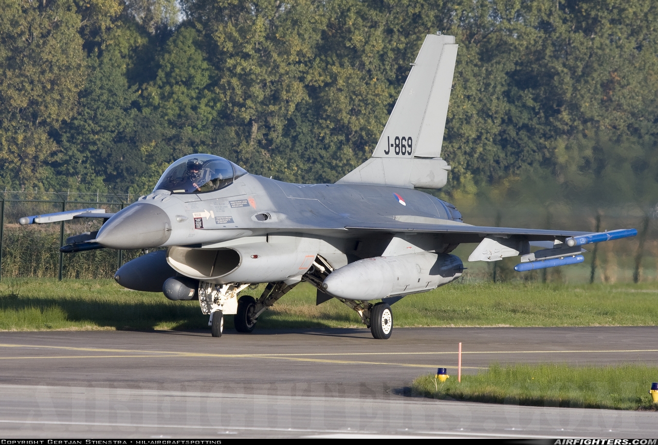 Netherlands - Air Force General Dynamics F-16AM Fighting Falcon J-869 at Leeuwarden (LWR / EHLW), Netherlands