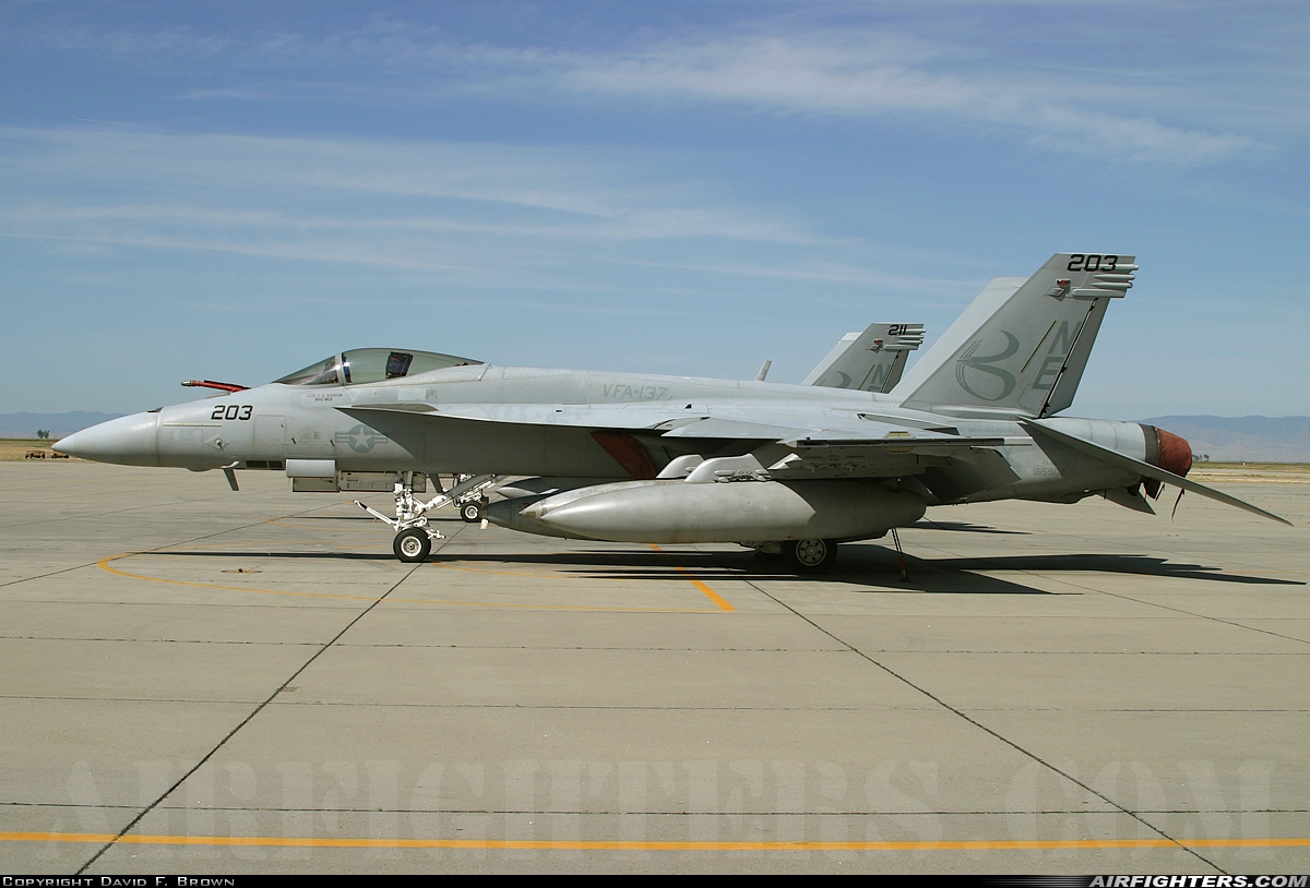 USA - Navy Boeing F/A-18E Super Hornet 165902 at Lemoore - NAS / Reeves Field (NLC), USA