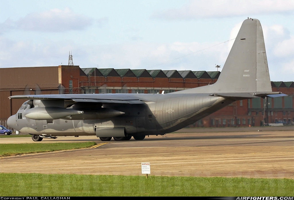 USA - Air Force Lockheed MC-130P Hercules (L-382) 69-5823 at Mildenhall (MHZ / GXH / EGUN), UK