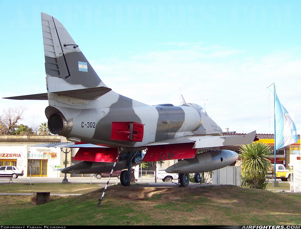 Argentina - Air Force Douglas A-4C Skyhawk C-302 at Moron (MOR / SADM), Argentina