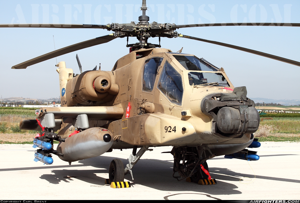 Israel - Air Force McDonnell Douglas AH-64A Peten 924 at Tel Nof (LLEK), Israel