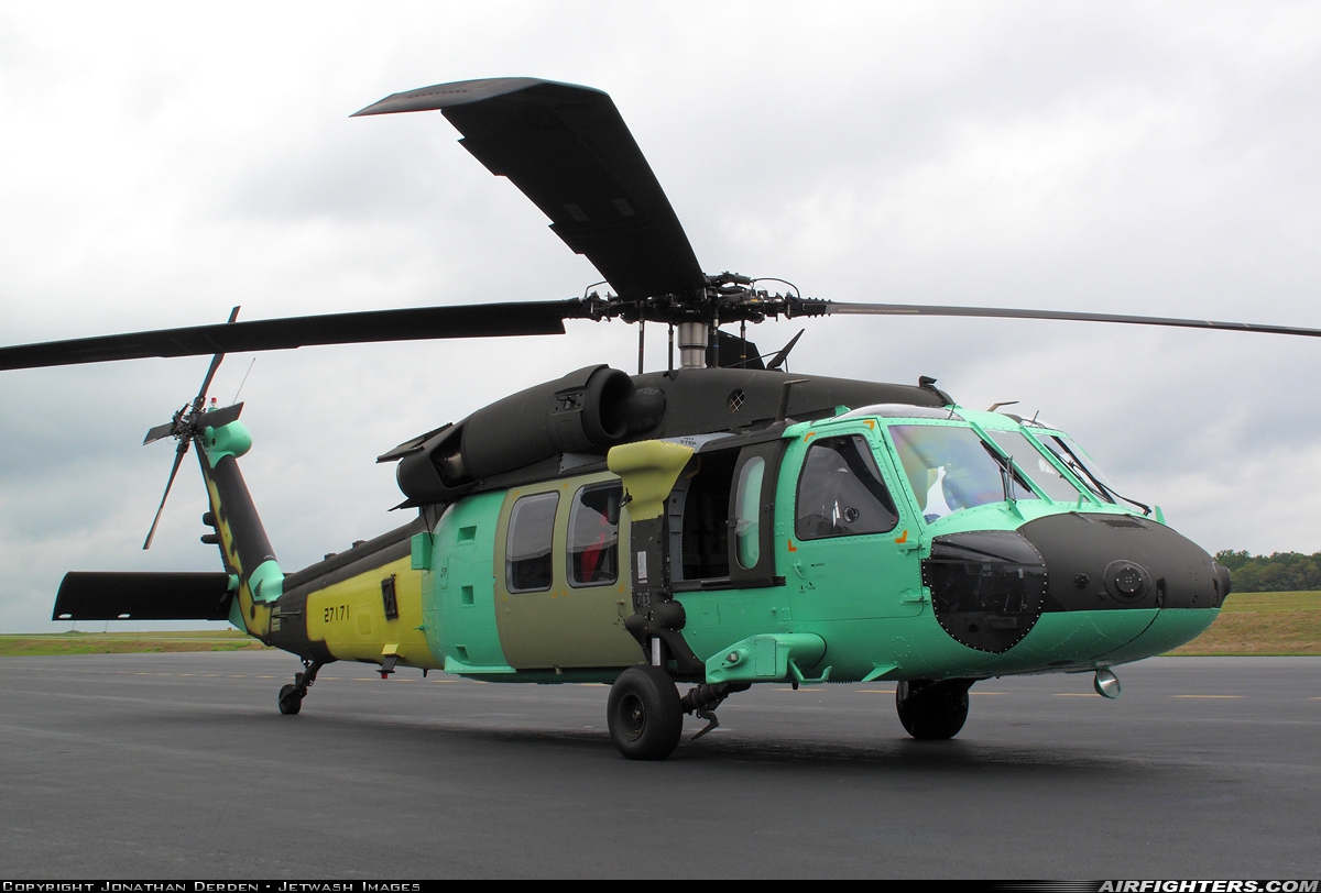 USA - Customs Sikorsky UH-60M Black Hawk (S-70A) 08-27171 at Charlottesville - Regional (CHO / KCHO), USA