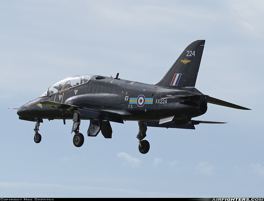 UK - Air Force British Aerospace Hawk T.1W XX224 at Valley (EGOV), UK
