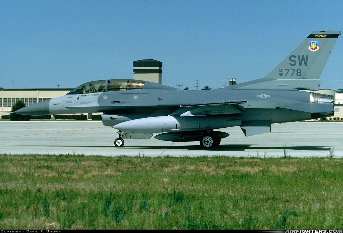 USA - Air Force General Dynamics F-16D Fighting Falcon 90-0778 at Shaw AFB (SSC/KSSC), USA